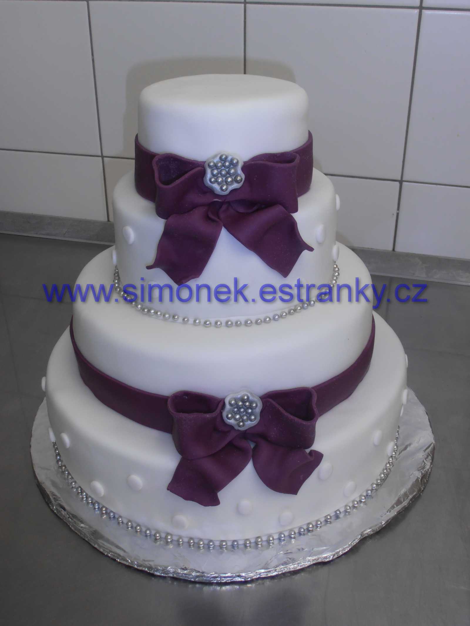 27_svatebni_fialova_masle